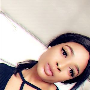 Meet your Posher, Eniola